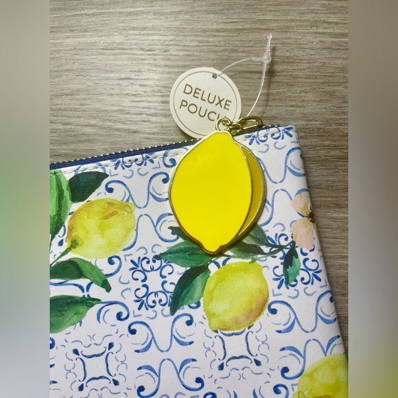 Lemon Pattern Pouch - Picture 3 of 4